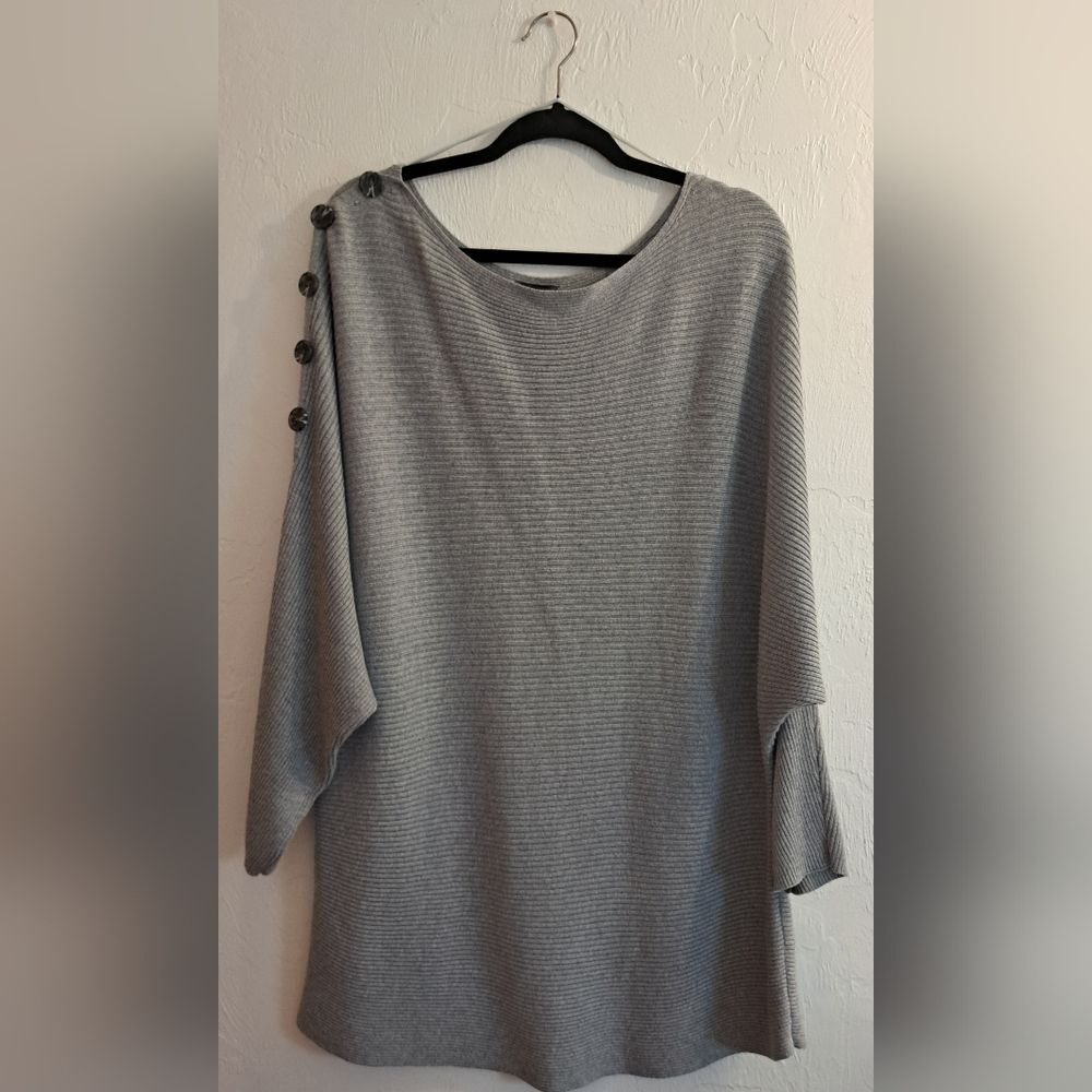 Vince Camuto Gray Ribbed Knit Button Accent Boat Neck Pullover Sweater‎